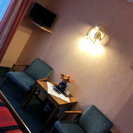 Cafe Gaestezimmer Hotel Bullau