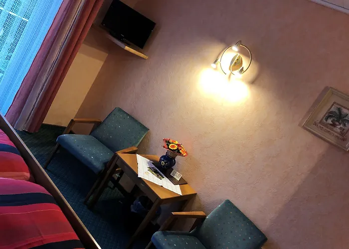 Cafe Gaestezimmer Hotel Bullau